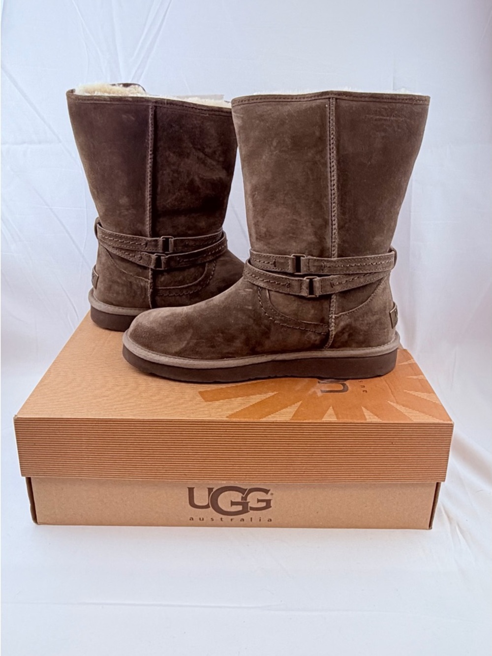 UGG w/ PALISADE 1007700 W / CHOCOLATE new with tags!
